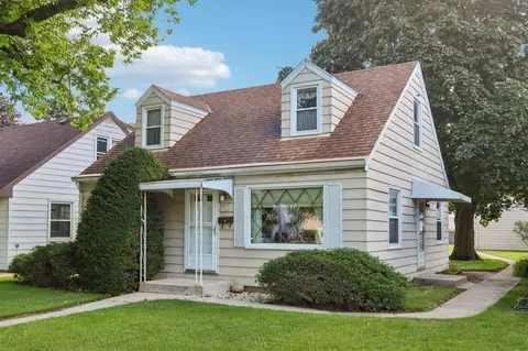2546 S 99th, West Allis, WI 53227