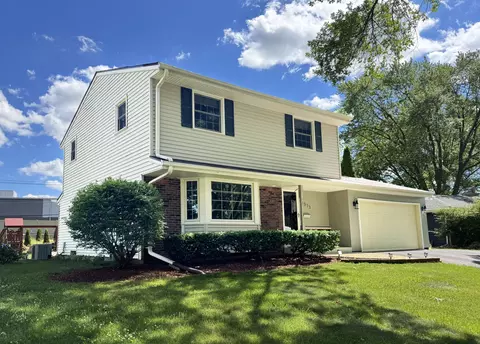 1513 Greenway, Waukesha, WI 53186