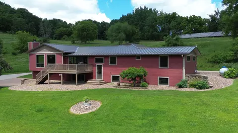 580 Skunk Holw, La Crescent, MN 55947