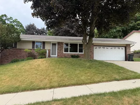 814 Decker, West Bend, WI 53090