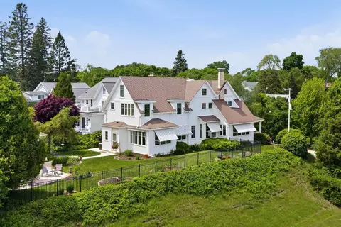 305 Michigan, Sheboygan, WI 53081