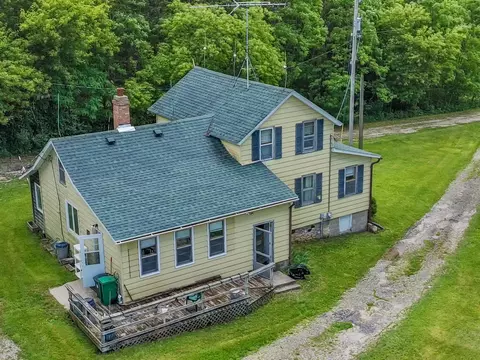 6304 Sheridan Spgs, Burlington, WI 53105