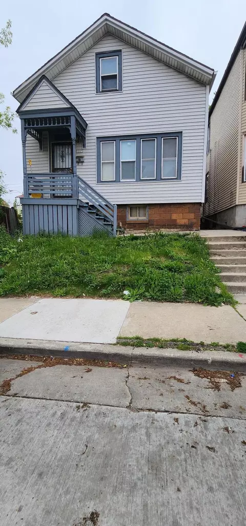 1007 W Pierce, Milwaukee, WI 53204