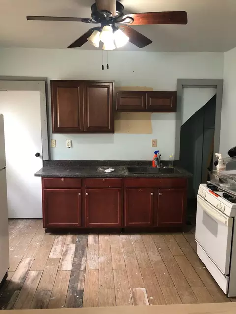 3333 N 9th, Milwaukee, WI 53206