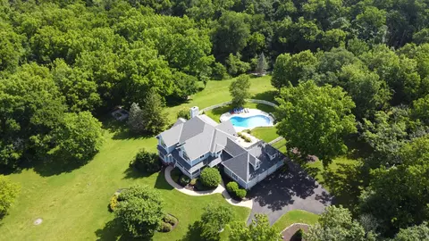 n2988 Lake Forest Circle, Geneva, WI 53147