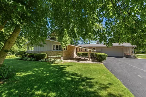 8909 N Maitland, Bayside, WI 53217