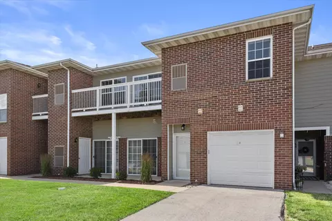 6746 100th #E, Pleasant Prairie, WI 53158