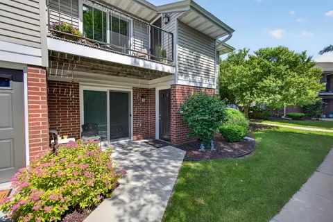 n168n11065 Ashbury #8, Germantown, WI 53022