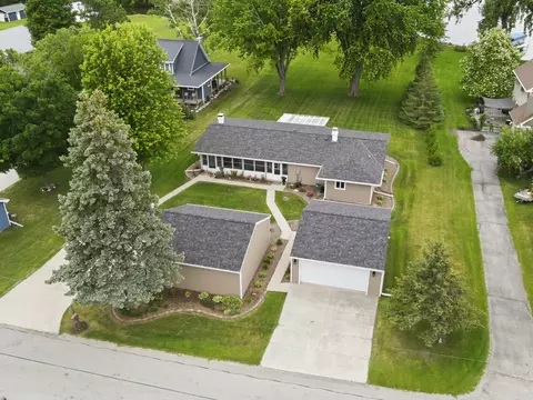 6121 Black Wolf Pt, Black Wolf, WI 54902