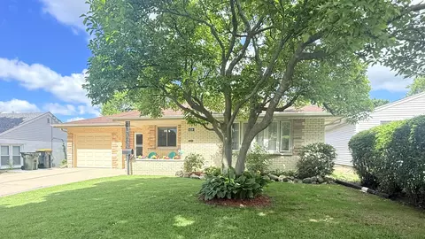 4159 N 92nd, Wauwatosa, WI 53222