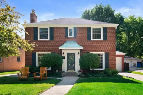 4652 N Wildwood, Whitefish Bay, WI 53211