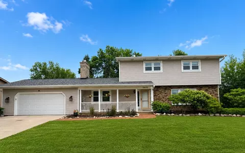 1935 Cliffview, Oshkosh, WI 54901