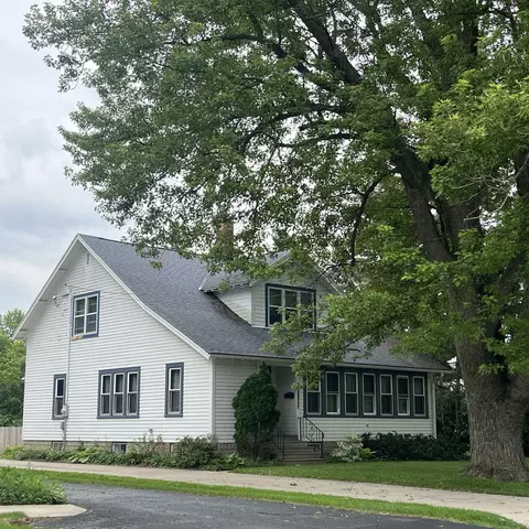 330 Zion, Hartland, WI 53029