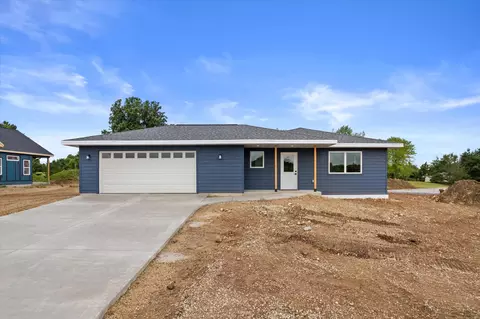 120 Ervalice, Random Lake, WI 53075