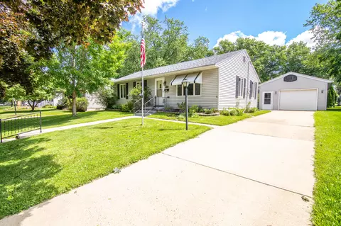 1413 Randolph, Watertown, WI 53094