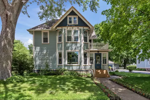 520 W Wisconsin, Oconomowoc, WI 53066