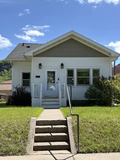 119 24th, La Crosse, WI 54601