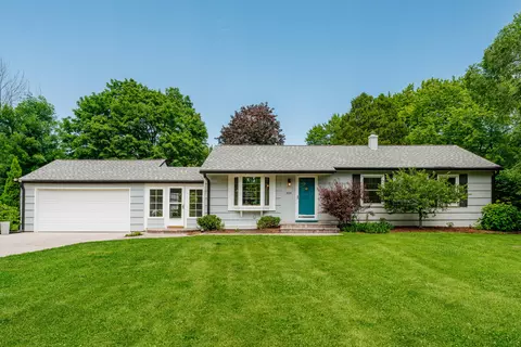 834 E Glencoe, Bayside, WI 53217