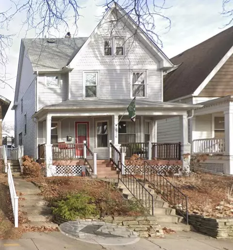 2976 S Superior, Milwaukee, WI 53207