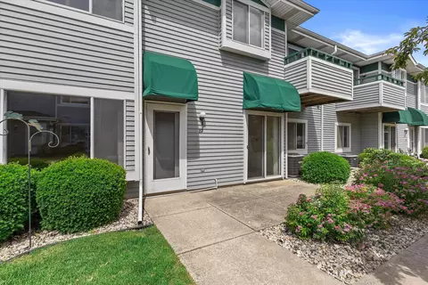 6755 Mariner #7, Mount Pleasant, WI 53406