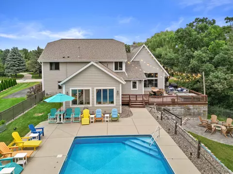 515 Pebble Crk, Wales, WI 53183