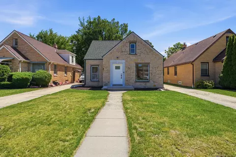 3040 N 76, Milwaukee, WI 53210