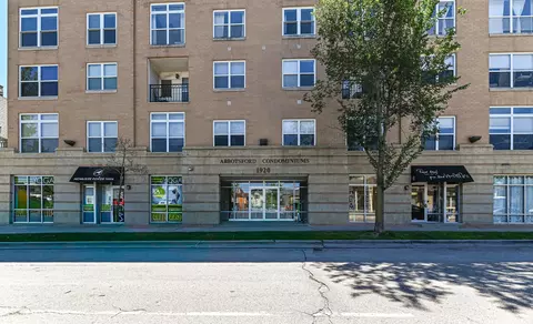 1920 N Farwell #404, Milwaukee, WI 53202