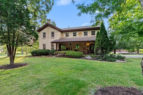 802 S Teut, Burlington, WI 53105