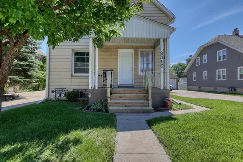2316 S 84th, West Allis, WI 53227
