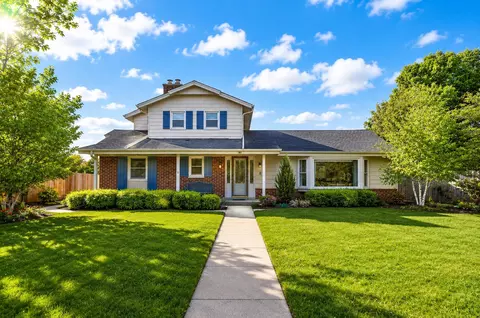 8 Steeplechase, Racine, WI 53402