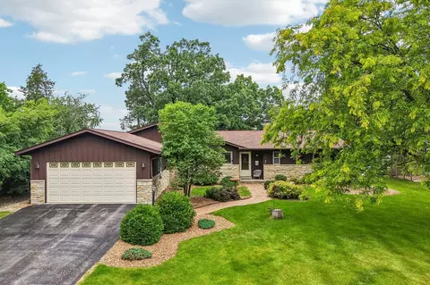 w322n6797 Wildwood Pt, Merton, WI 53029