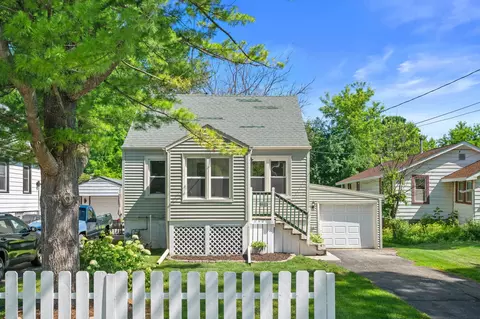 12516 W Mdw, New Berlin, WI 53151