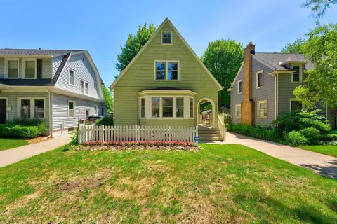 5532 N Lydell, Whitefish Bay, WI 53217