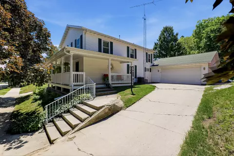 516 N 5th, Manitowoc, WI 54220