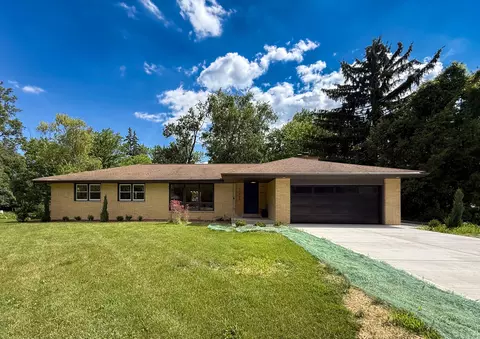 17865 Windemere, Brookfield, WI 53045