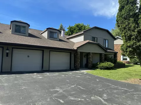 2551 Cross Crk #D, Sheboygan, WI 53081