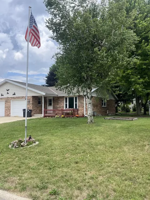 132 Deppiesse, Random Lake, WI 53075