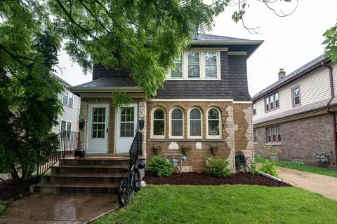 4112 N Woodburn #4114, Shorewood, WI 53211