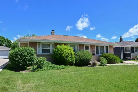 2400 W Edgerton, Milwaukee, WI 53221
