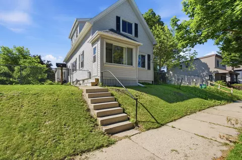 1035 E Potter, Milwaukee, WI 53207