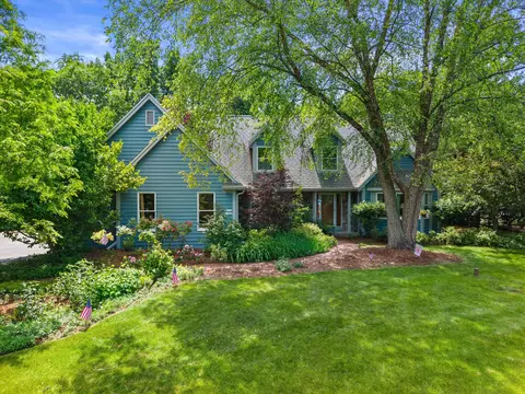 w326s1480 Forest Hls, Delafield, WI 53018