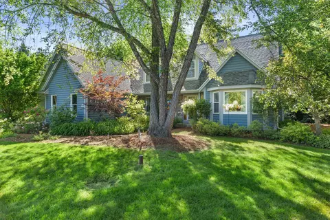 w326s1480 Forest Hls, Delafield, WI 53018