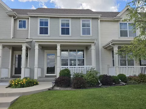 616 Hunter Oaks, Watertown, WI 53094