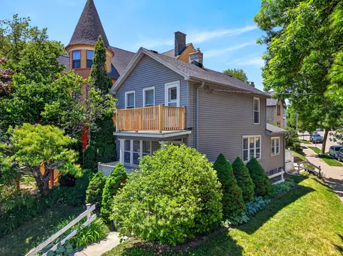 1463 N Franklin, Milwaukee, WI 53202