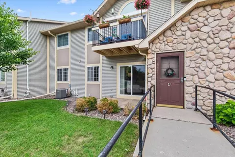 320 E Washington #4, Slinger, WI 53086
