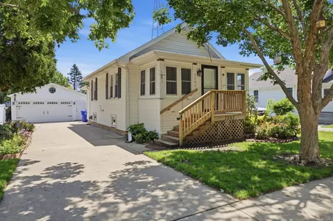 7207 45th, Kenosha, WI 53142