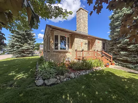833 S 119th, West Allis, WI 53214