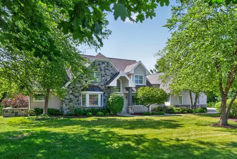 1475 Cedarton, Cedarburg, WI 53024