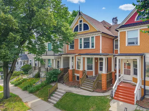 1924 N Oakland #1926, Milwaukee, WI 53202