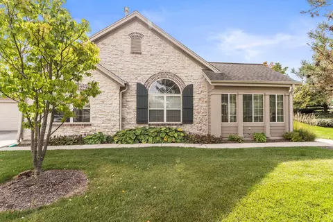 w155n6995 Amberleigh, Menomonee Falls, WI 53051